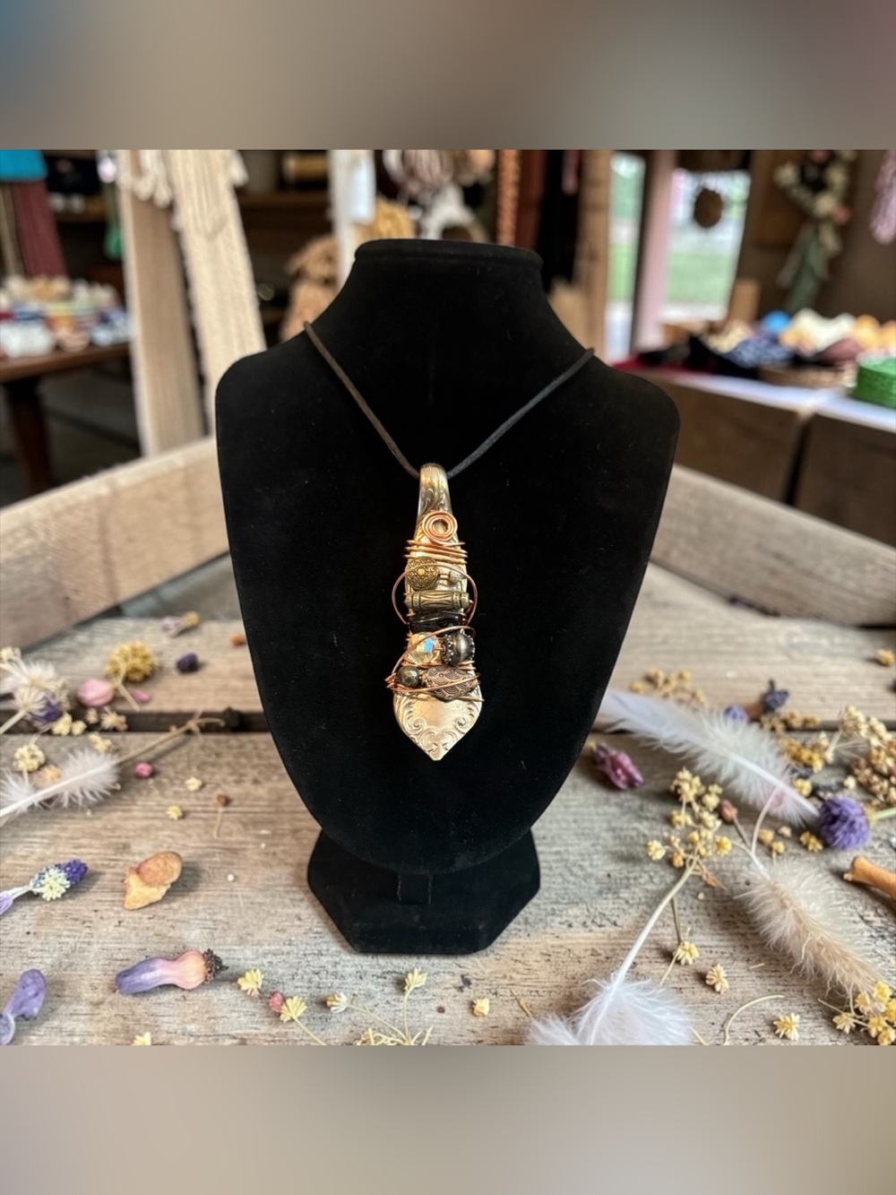 🩶Handcrafted Copper-Tone Wire Wrapped Pendant Cord NecklaceEUC🩶